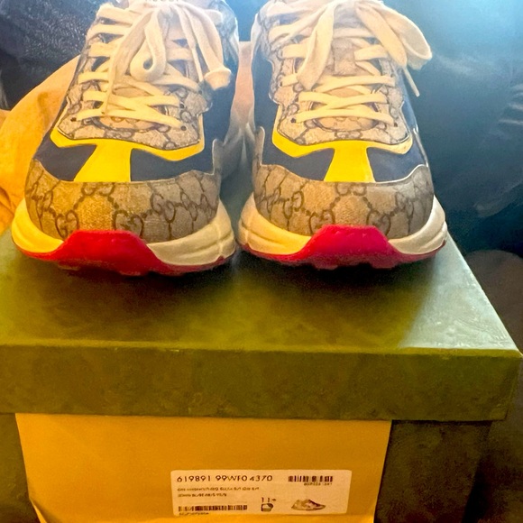 Gently worn Gucci Sneakers. Look new, worn less than 5 times. - Picture 3 of 6